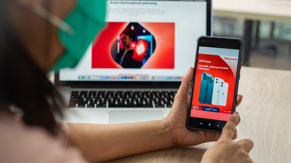 Ini Keuntungan Beli Paket Bundling iPhone dengan Telkomsel
