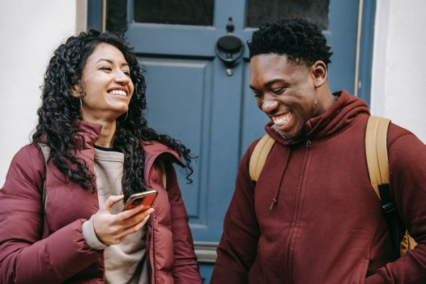 Lagi Chatting-an Malah Cemas? Yuk, Kenalan dengan Texting Anxiety