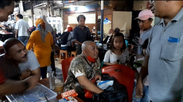Cerita Ko Heri Botak: Dari Pemandu Wisata Putar Haluan Berjualan Parfum Keliling demi Menyambung Hidup