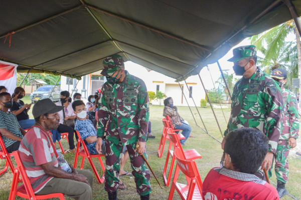 Tebar Cinta untuk Rakyat Papua, Pangdam XVII Cenderawasih Kawal Langsung Serbuan Vaksin di Keerom