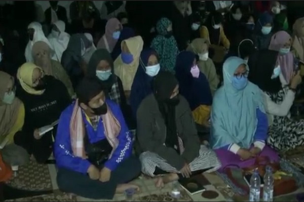 Pembunuhan Ibu dan Anak Gadisnya Belum Terungkap, Tangis Haru Warga Subang Pecah Saat Gelar Istigasah