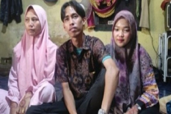 Nikahi 2 Wanita Cantik Sekaligus, Pria Perkasa Dari Empat Lawang Viral di Medsos