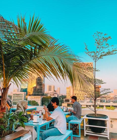 Rekomendasi Kafe Rooftop di Jakarta, Harga Mulai Rp20 Ribu-an!