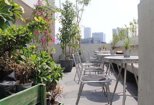 Rekomendasi Kafe Rooftop di Jakarta, Harga Mulai Rp20 Ribu-an!