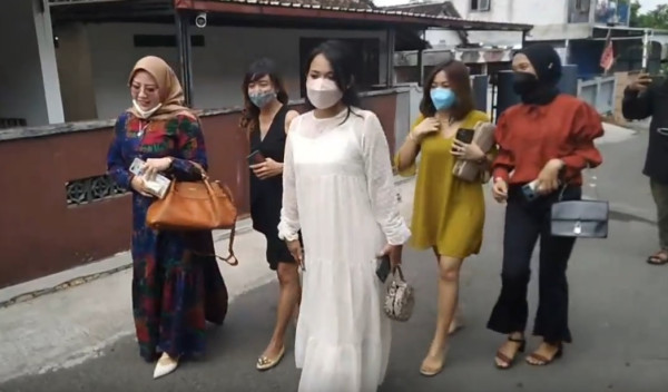 Wanita-wanita Cantik Gegerkan Pernikahan Pelaku Arisan Bodong, Tuntut Uang Dikembalikan
