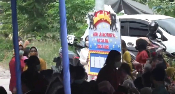 Wanita-wanita Cantik Gegerkan Pernikahan Pelaku Arisan Bodong, Tuntut Uang Dikembalikan
