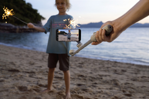 Gimbal Smartphone, Solusi Terjangkau untuk Bikin Video Sinematik Lewat Ponsel