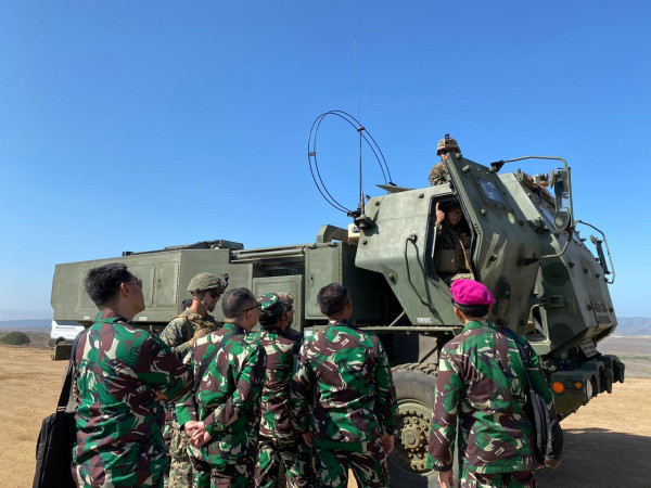 Asops KSAL Bersama Dankormar Tinjau Latma Taifib Marinir di California, Amerika