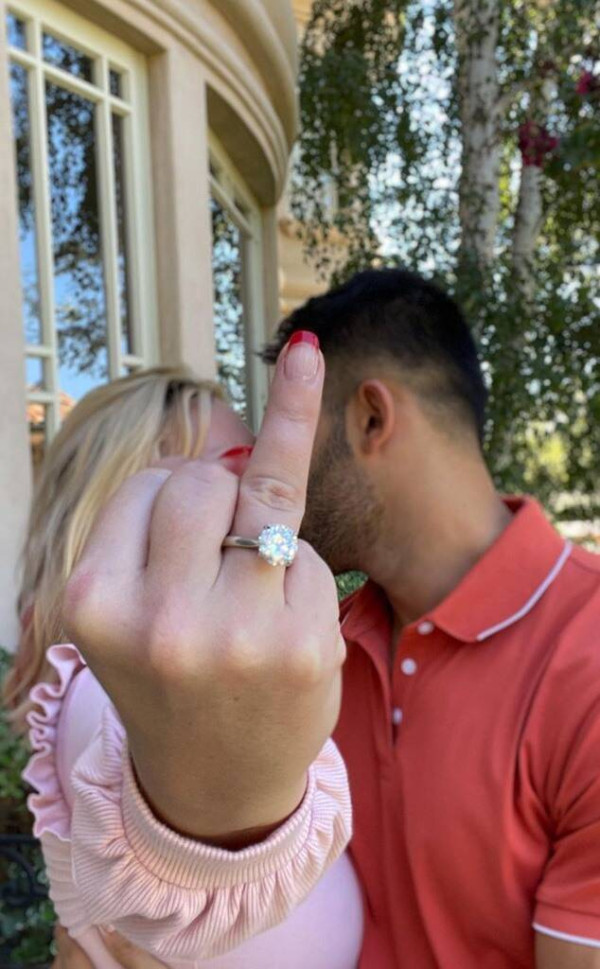 Britney Spears Tunangan dengan Sam Asghari, Selamat!