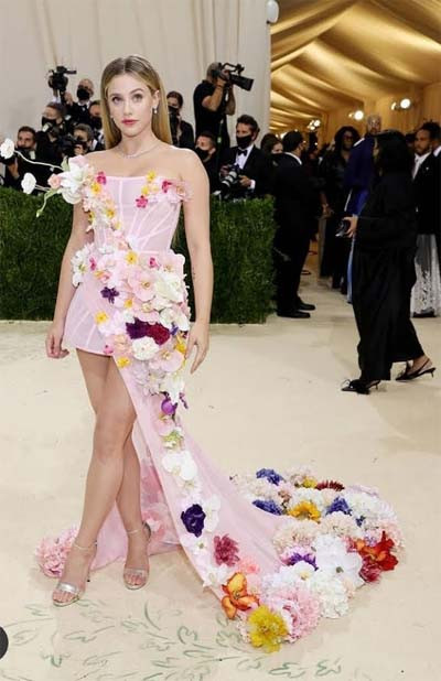 Met Gala 2021 Diwarnai Tren Gaun Transparan, Intip Para Selebriti yang Memakainya