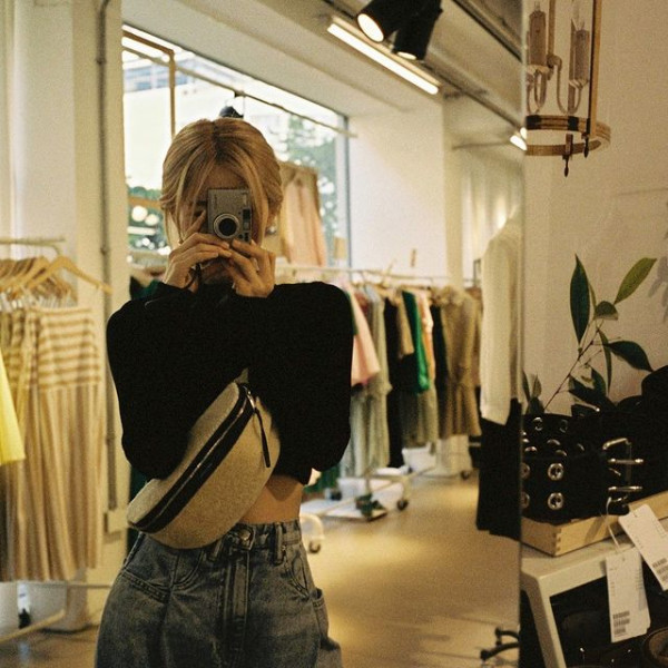 Inspirasi OOTD Rose BLACKPINK, Simpel tapi Tetap Kece!