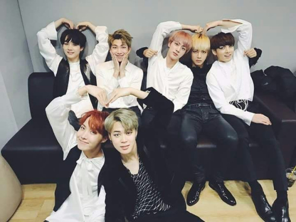 7 Kesamaan BTS dan Coldplay yang Membuat Duet 'My Universe' Mereka Sangat Cocok