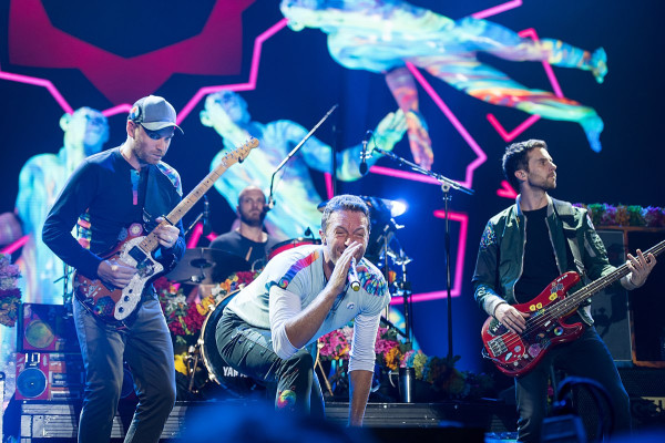 7 Kesamaan BTS dan Coldplay yang Membuat Duet 'My Universe' Mereka Sangat Cocok