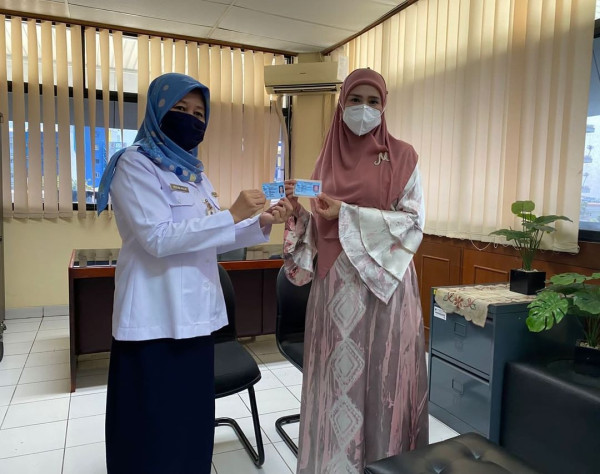 Mulan Jameela Ganti Foto KTP Jadi Berhijab di Dukcapil, Begini Penampilannya