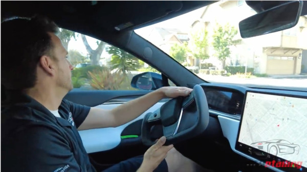 Consumer Reports Kritik Setir Pesawat Terbang Tesla Tak Ada Manfaatnya