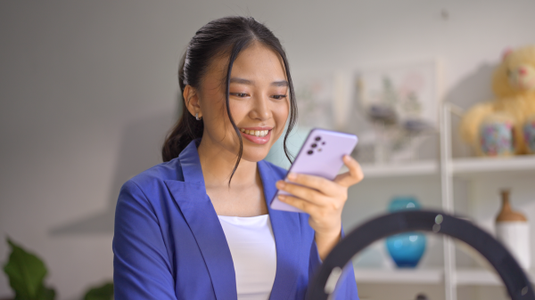 Penyanyi Anneth Delliecia Bagikan Tips Bikin Video Musik di Rumah