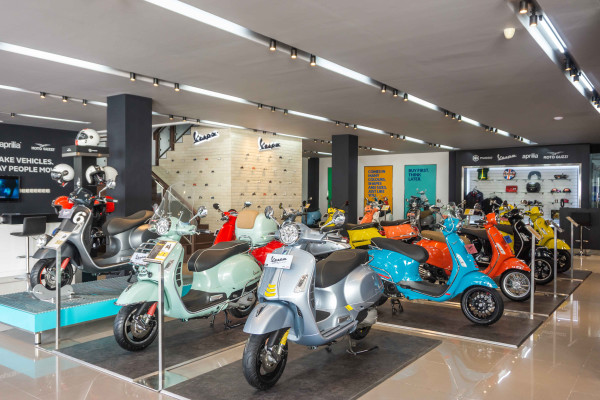 Dealer Premium Motoplex 4 Merek Motor Italia Hadir di Surabaya