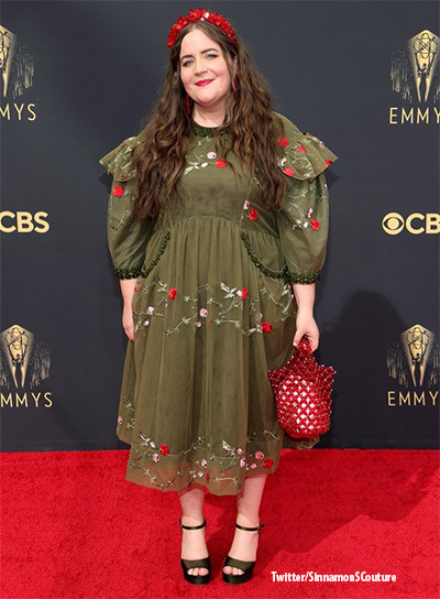 5 Artis dengan Busana Terburuk di Ajang Emmy Awards 2021