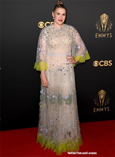 5 Artis dengan Busana Terburuk di Ajang Emmy Awards 2021