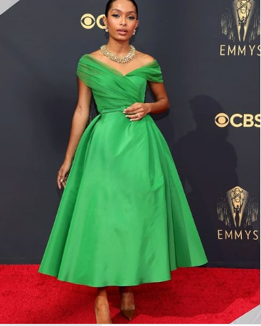7 Busana Terbaik di Emmy Awards 2021, Anya Taylor-Joy Mencuri Perhatian
