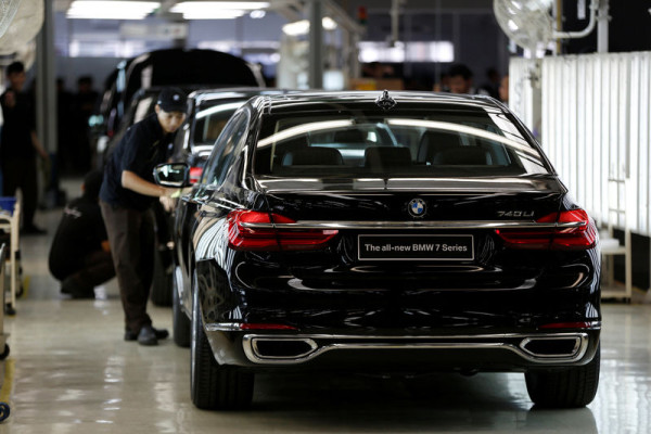 Aktivis Jerman Tuntut BMW dan Mercedes-Benz ke Pengadilan karena Isu Lingkungan