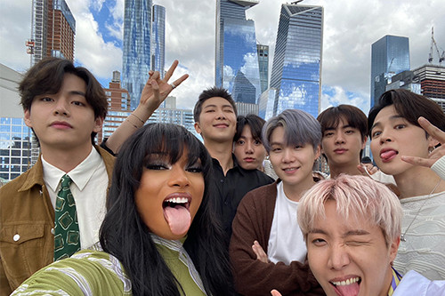 BTS Jumpa Megan Thee Stallion di New York, Intip Keseruannya!