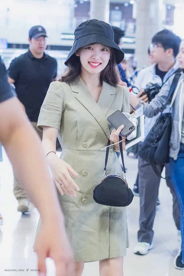 Sederet Airport Fashion Terestetis ala Nayeon TWICE