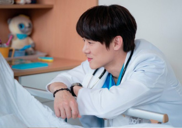 5 Nasihat Percintaan dari Drama 'Hospital Playlist'