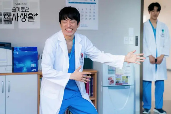 5 Nasihat Percintaan dari Drama 'Hospital Playlist'