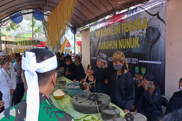 Pusaka dan Senjata Sakti Kerajaan Talaga Mandi Air Kembang di Desa Nunuk Baru