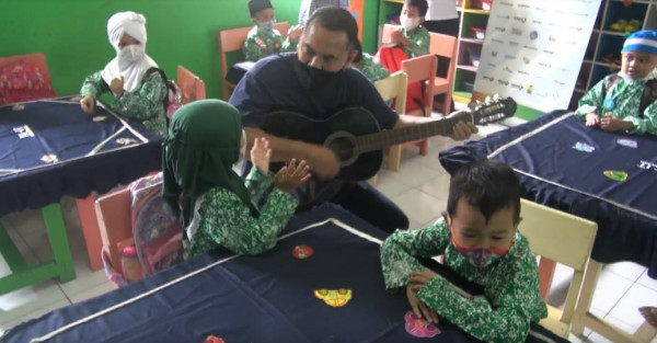 Kunjungi Yayasan Nurul Bahjah di Cianjur, Terima Kasih MNC Peduli