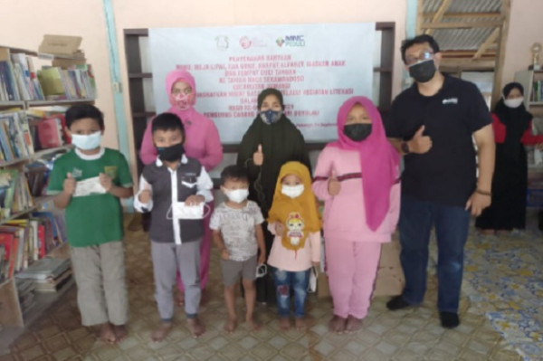 Senyum Anak-Anak Merekah, Bhayangkari Boyolali Bantu Peralatan Taman Baca Bersama MNC Peduli