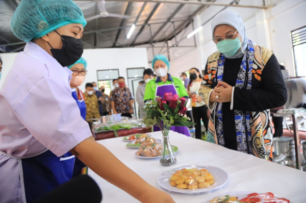 Dukung Pembangunan SDM Kompeten di Minahasa Utara, Menaker Ida Resmikan BLK Komunitas