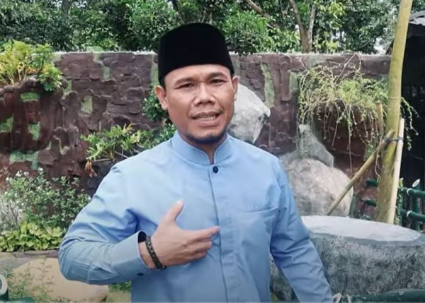 Sepi Job, 4 Selebriti Ini Beralih Profesi Menjadi Petani