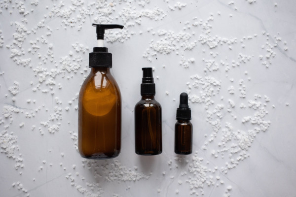 5 Bahan yang Paling Banyak Ada di Produk Skincare dan Fungsinya