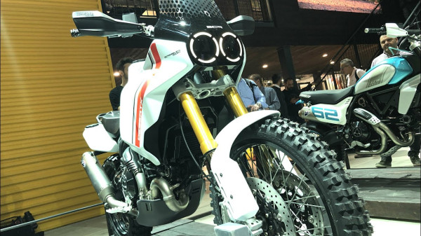 Rebut Pasar Honda CRF Series, Ducati Bongkar Pasang Mesin DesertX