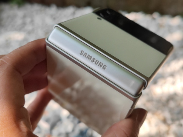 Mulai Rp15 Jutaan, Apa Sih yang Ditawarkan Ponsel Lipat Galaxy Z Flip3?