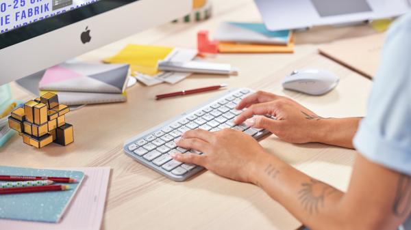 Logitech MX Keys Mini, Kibor Eksternal untuk PC, Mac, Hingga iPad