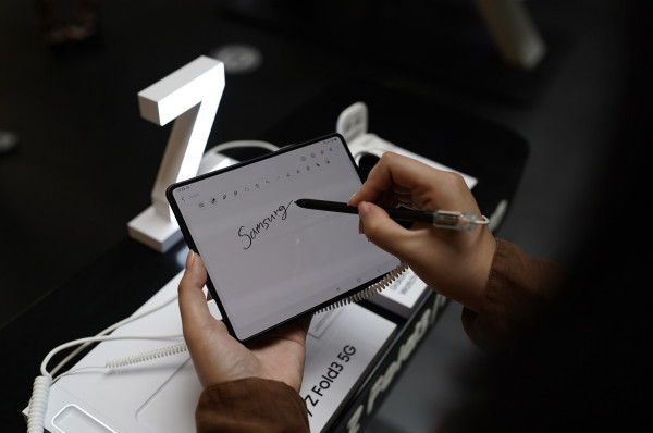 Bisa Jadi Ponsel, Tablet dan Laptop, Ini 7 Cara Unik Bekerja di Samsung Galaxy Z Fold3