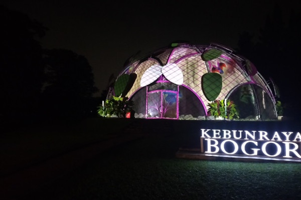 Mengintip Eduwisata Malam GLOW yang Bakal Mempercantik Kebun Raya Bogor