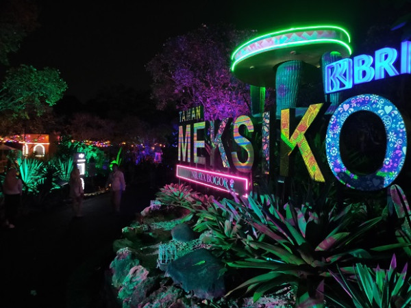Mengintip Eduwisata Malam GLOW yang Bakal Mempercantik Kebun Raya Bogor