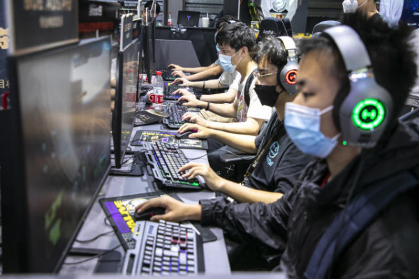 China Larang Remaja di Bawah 16 Tahun Live Streaming