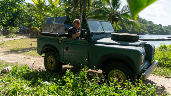 Ini Dia Mobil James Bond yang Bisa Dibeli Masyarakat Kelas Menengah