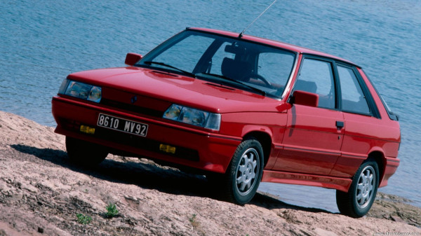 Ini Dia Mobil James Bond yang Bisa Dibeli Masyarakat Kelas Menengah