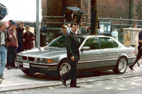 Ini Dia Mobil James Bond yang Bisa Dibeli Masyarakat Kelas Menengah