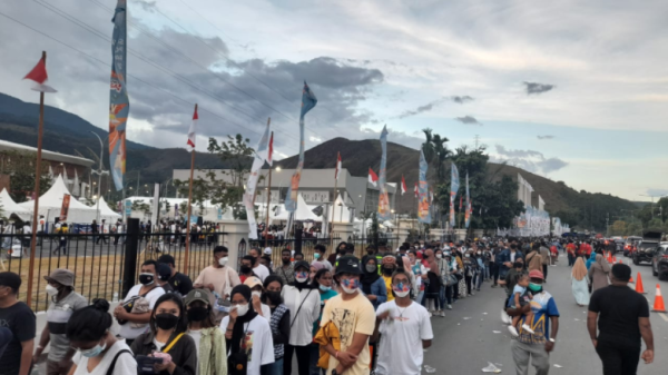 Antrean Penonton Opening Ceremony PON XX Papua 2021 Membeludak
