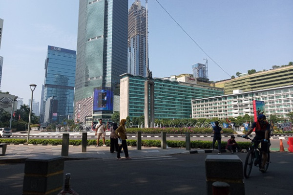 Larang Pesepeda Masuk Sudirman, Polisi Lakukan Penyekatan