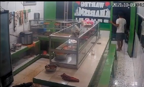 Viral Warteg di Kalimalang Sasaran Perampok, Warganet: Seram Buka 24 Jam