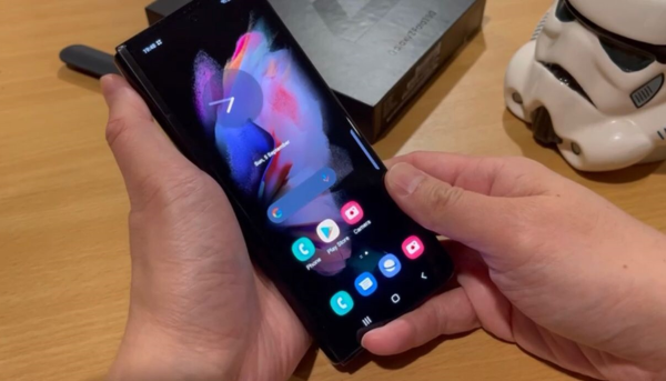 Alasan Axton Salim Sudah Gunakan Samsung Galaxy Fold Sejak Generasi Pertama
