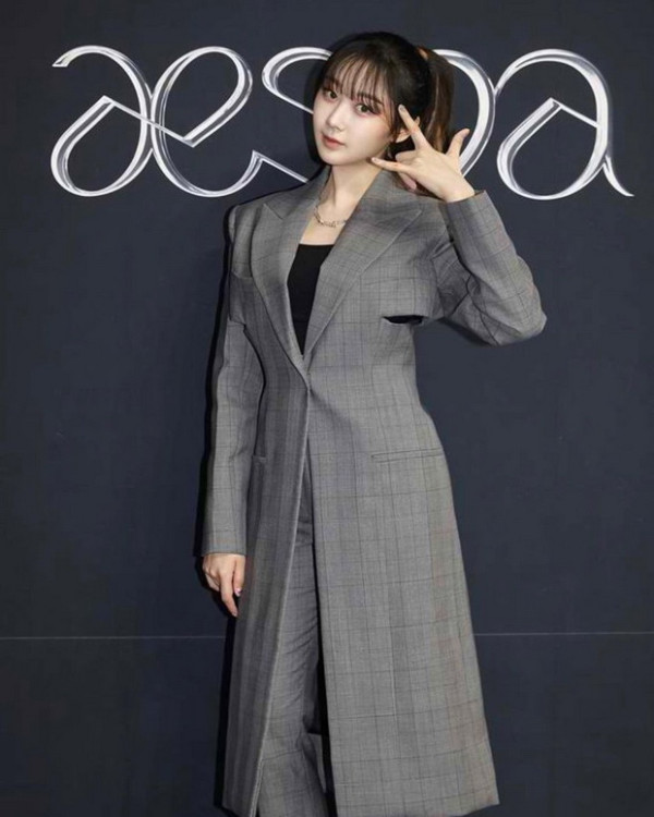 Gaya OOTD Lady Boss Aespa Picu Perdebatan di Antara Penggemar